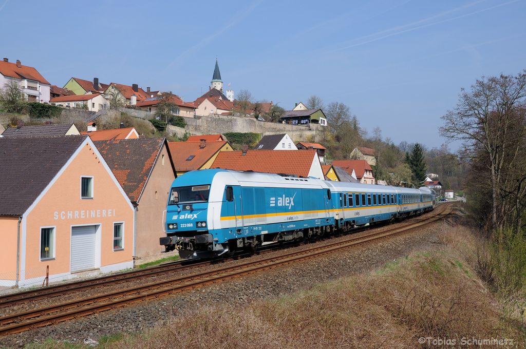 223 068 (92 80 1223 068-8 D-VBG) mit ALX84111 am 21.04.2013 in Nabburg