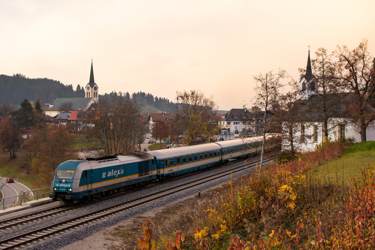 223 068 bei der Ausfahrt aus Oberstaufen nach Immenstadt. 8.11.20