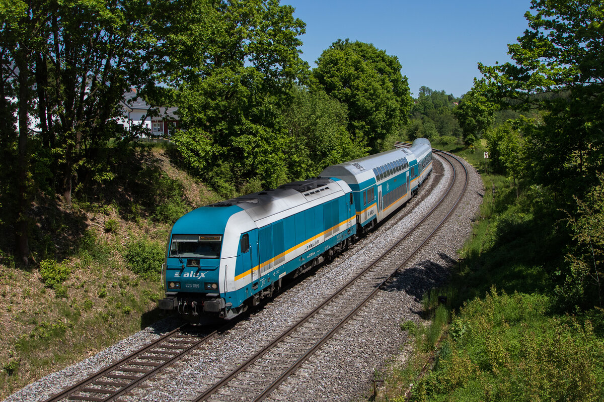 223 069 auf dem Weg nach Weiden am 29. Mai 2023 bei Reuth/Erbendorf.
