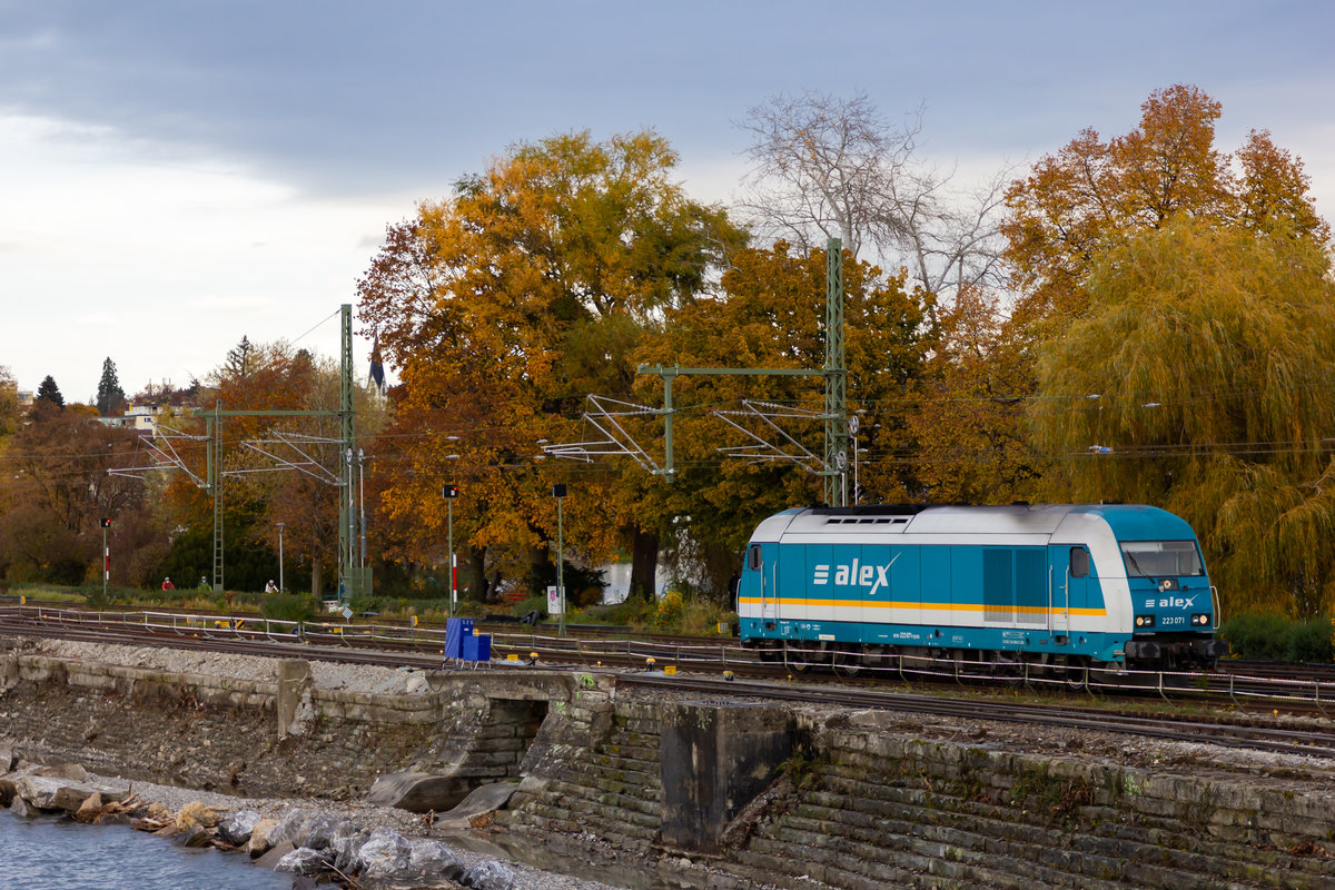 223 071-2 beim rangieren auf dem Bahndamm Lindau. 30.10.20