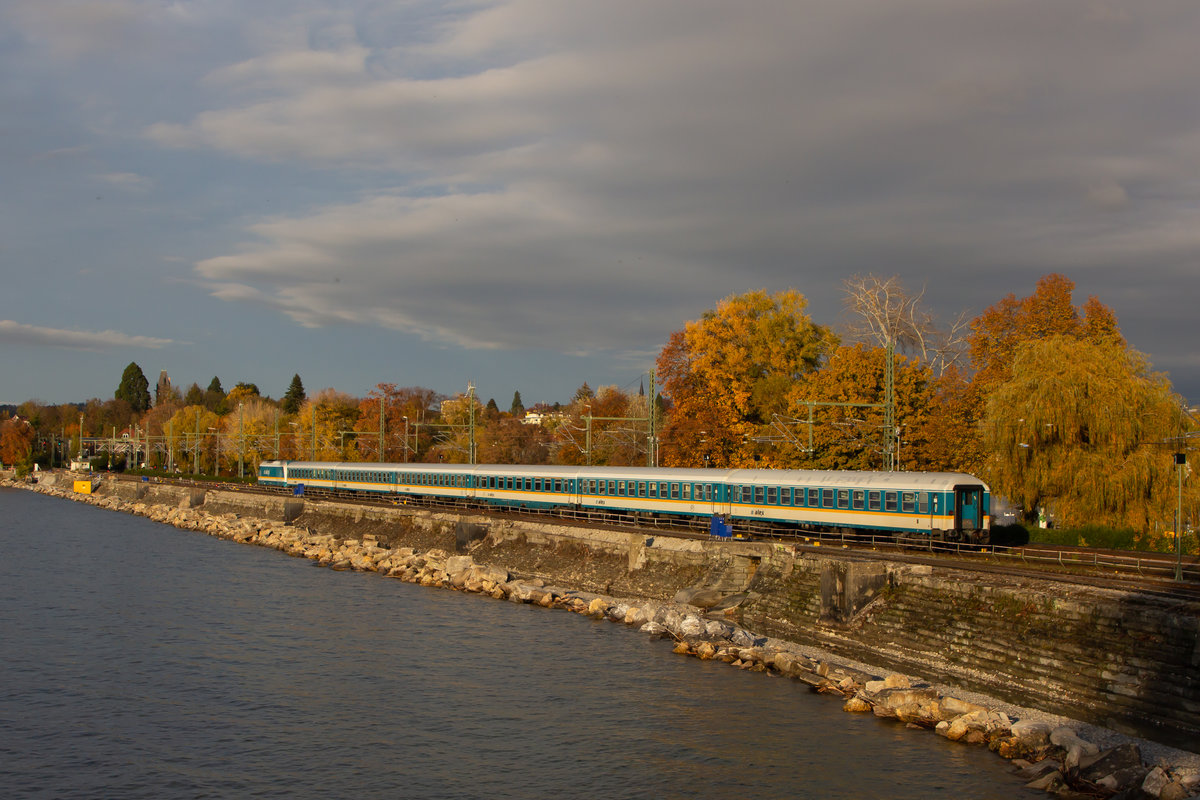 223 071-2 verlsst mit ihrem Alex ber den Bahndamm Lindau Bhf gen Allgu. 30.10.20