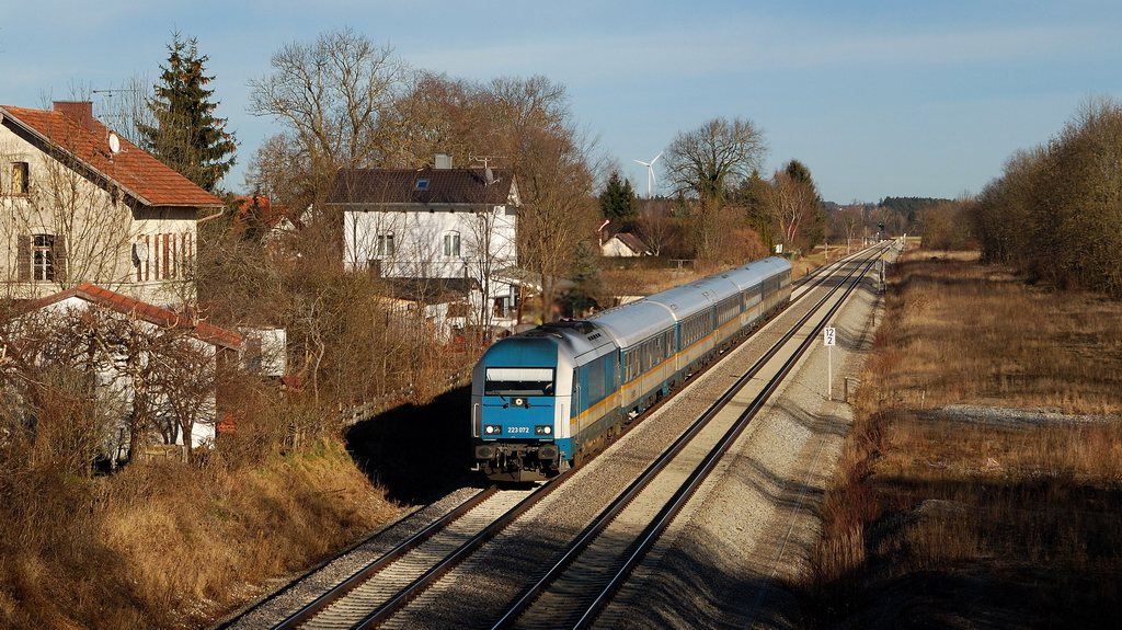 223 072 mit Alx 84148 in Pforzen (Zellerberg) [06.01.2014]