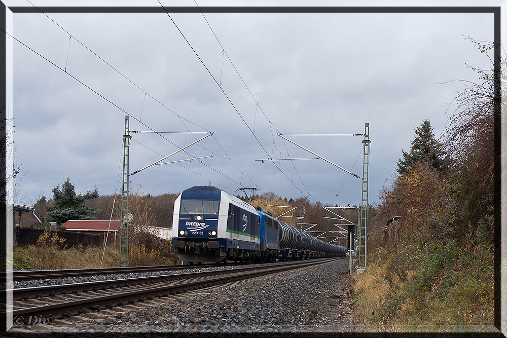 223 152 und 140 008 der Integro/Press amm 14.11.2015 durch Plauen