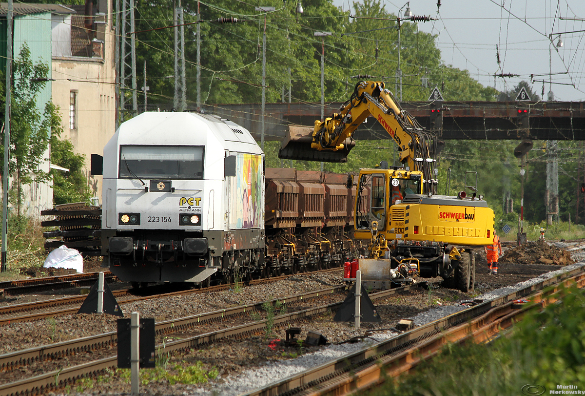 223 154 bei Gleisarbeiten in Bonn Beuel am 16.05.2020