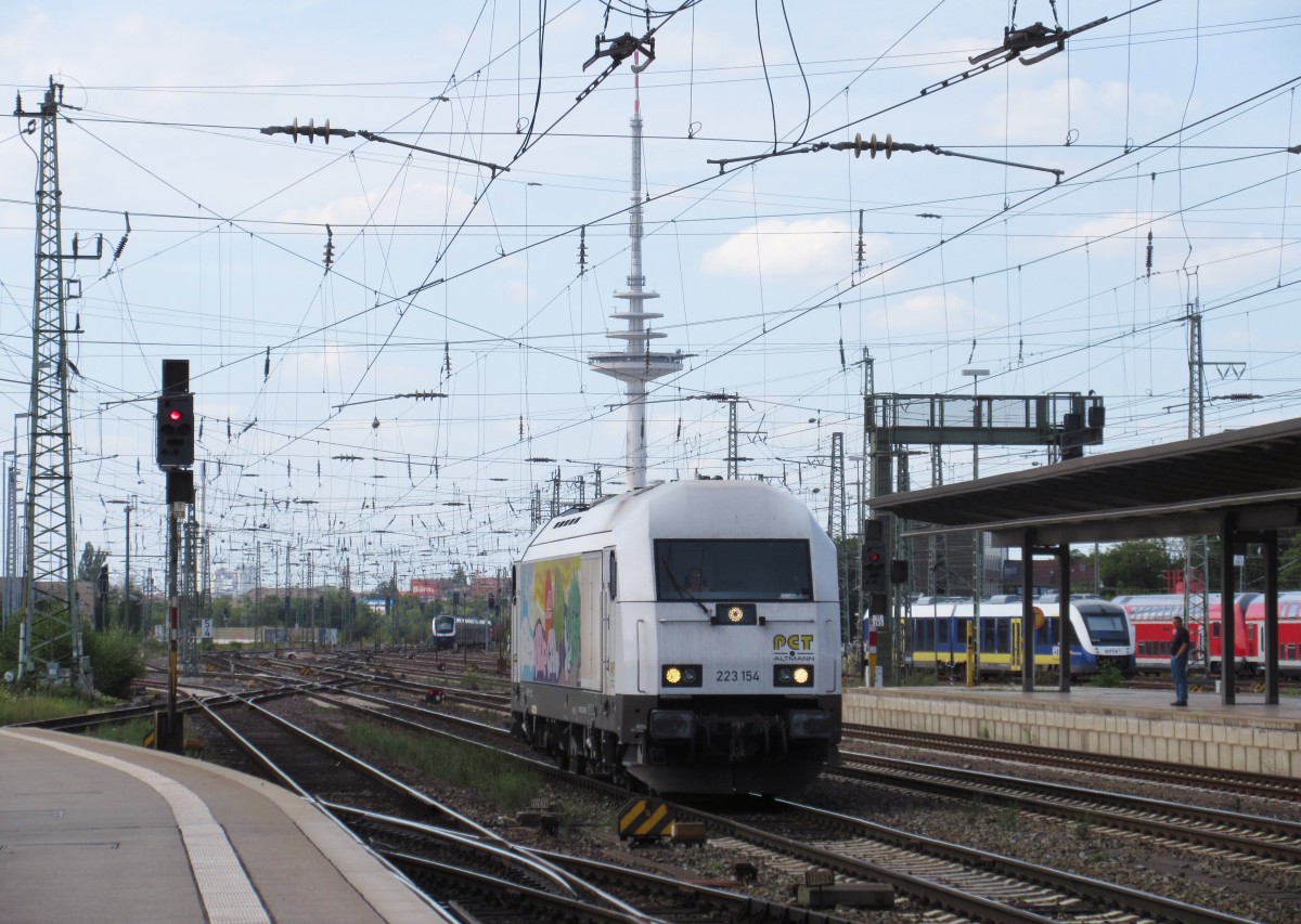 223 154 durchfährt am 05.August 2015 den Bremer Hauptbahnhof.