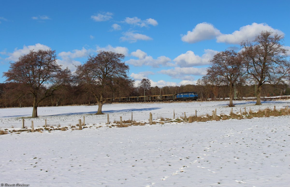 225 030 EGP mit leeren Autotransportwagen bei Dauelsen am 12.02.2021