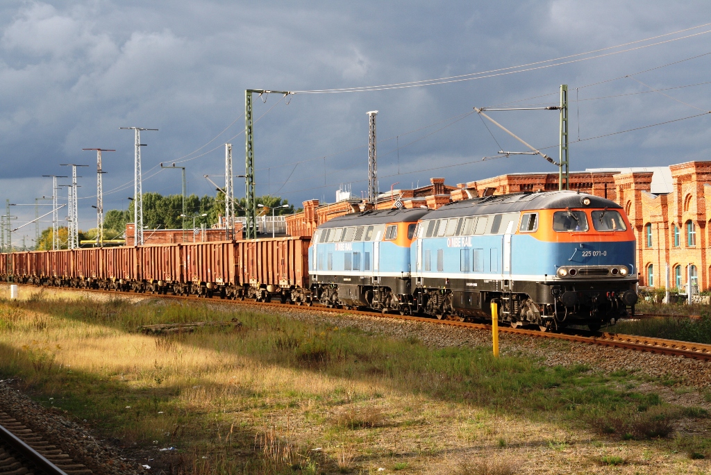 225 071-0 & 225 079-3 der NBE Rail weilten am 21.09.2013 in Wittenberge und legten einen Tankstop ein.