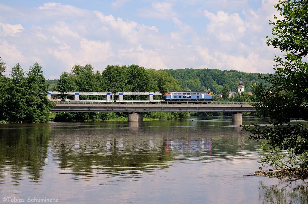 225 079 (92 80 1225 079-3 D-NBEG) mit Zug DGS79385 von Saal an der Donau nach Furth im Wald am 09.06.2013 in Schwandorf