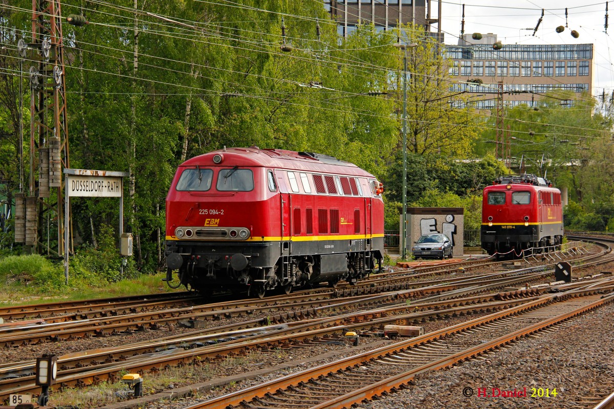 225 094-2 EBM Cargo und 140 070-0 EBM Cargo am 17.04.2014 in Düsseldorf Rath.