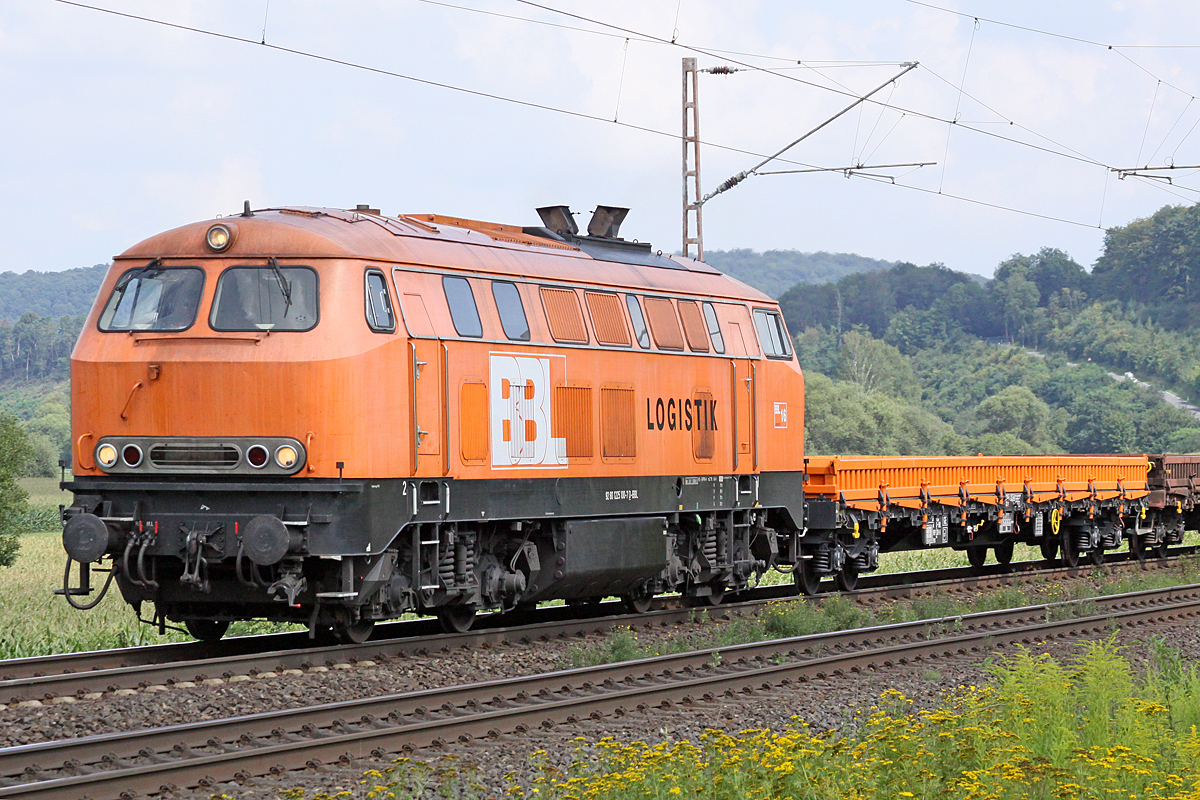 225 100-7D am 16.08.2017 nördlich von Salzderhelden am BÜ 75,1 in Richtung Göttingen