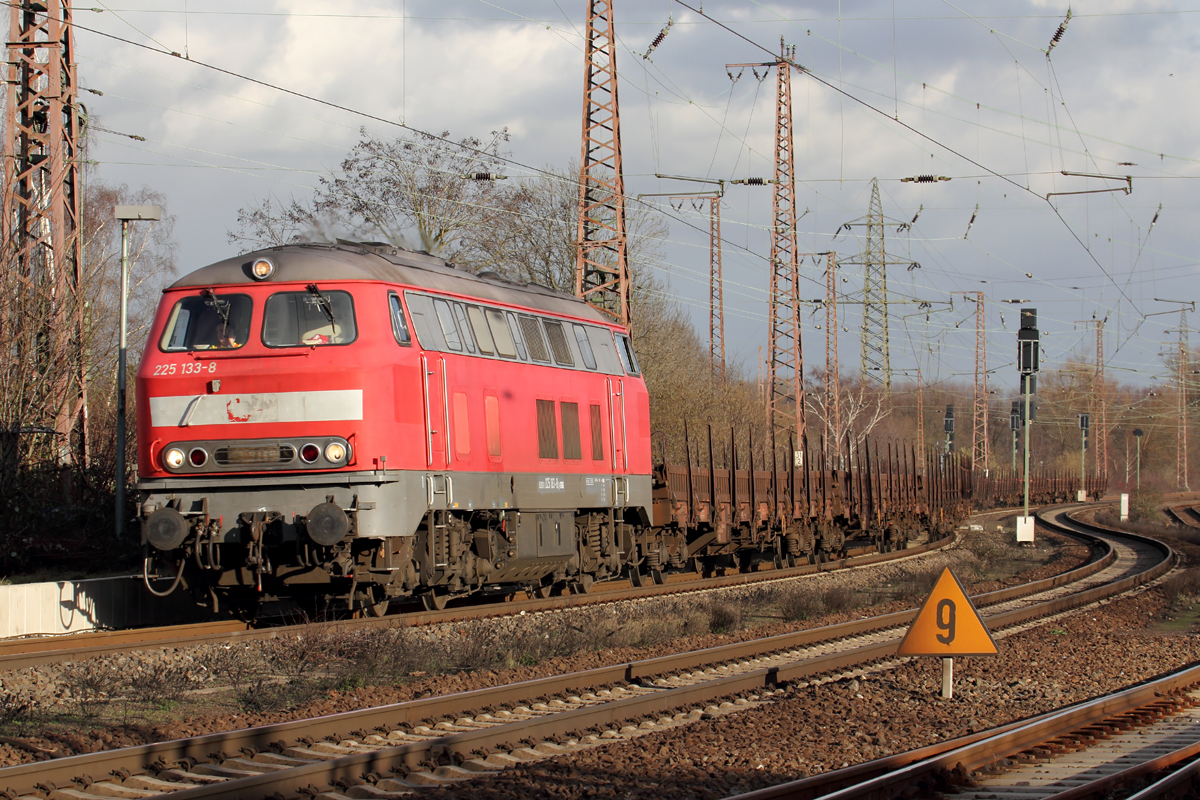 225 133-8 durchfährt Recklinghausen-Ost 3.2.2016