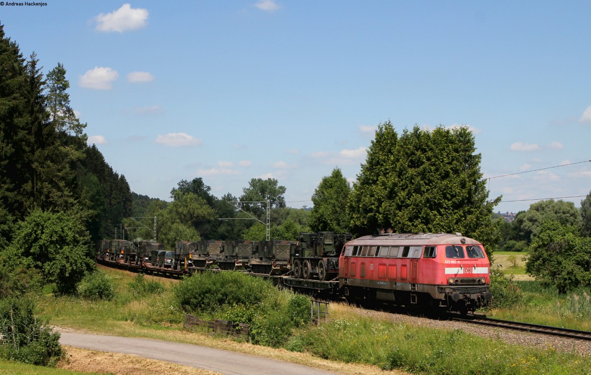 225 802-8 mit dem M 98800 (Kornwestheim Rbf-Immnedingen) bei Neufra 30.6.15