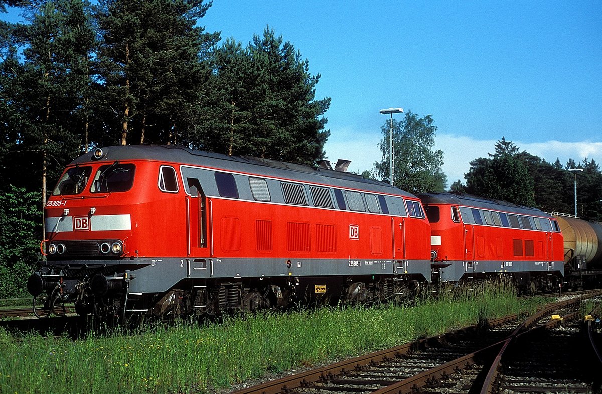 225 805 + 217 003  Kastl  30.05.03