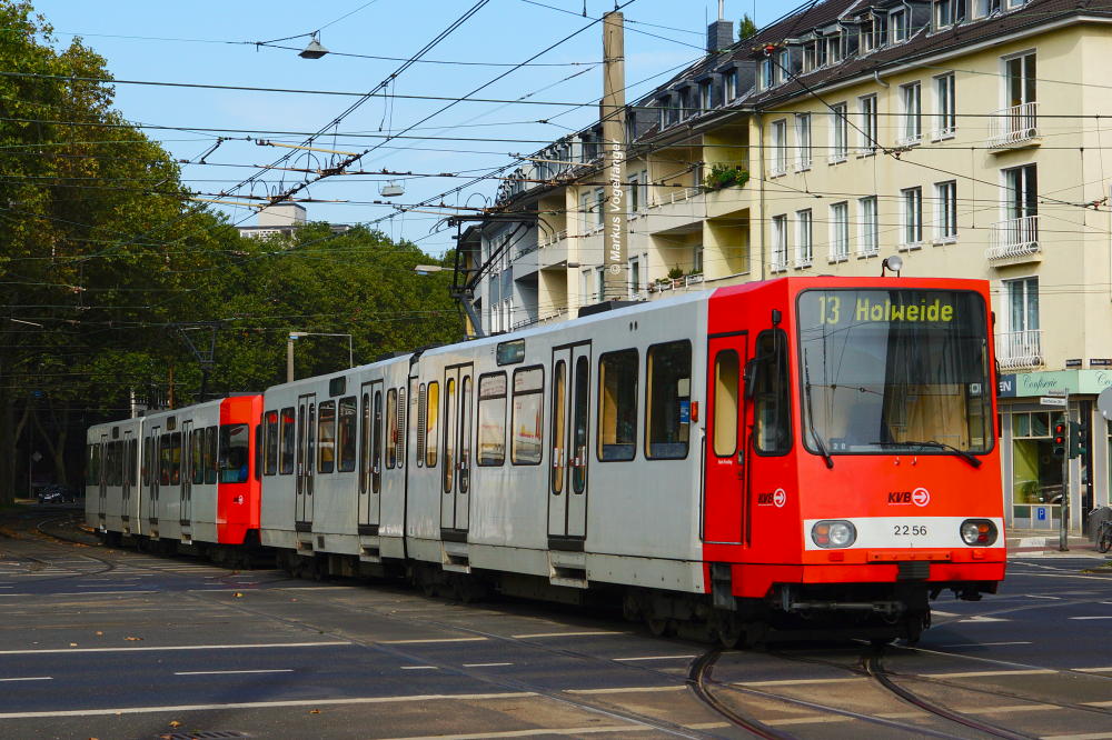 2256 auf der Kreuzung Aachener Str./G�rtel am 28.09.2013.