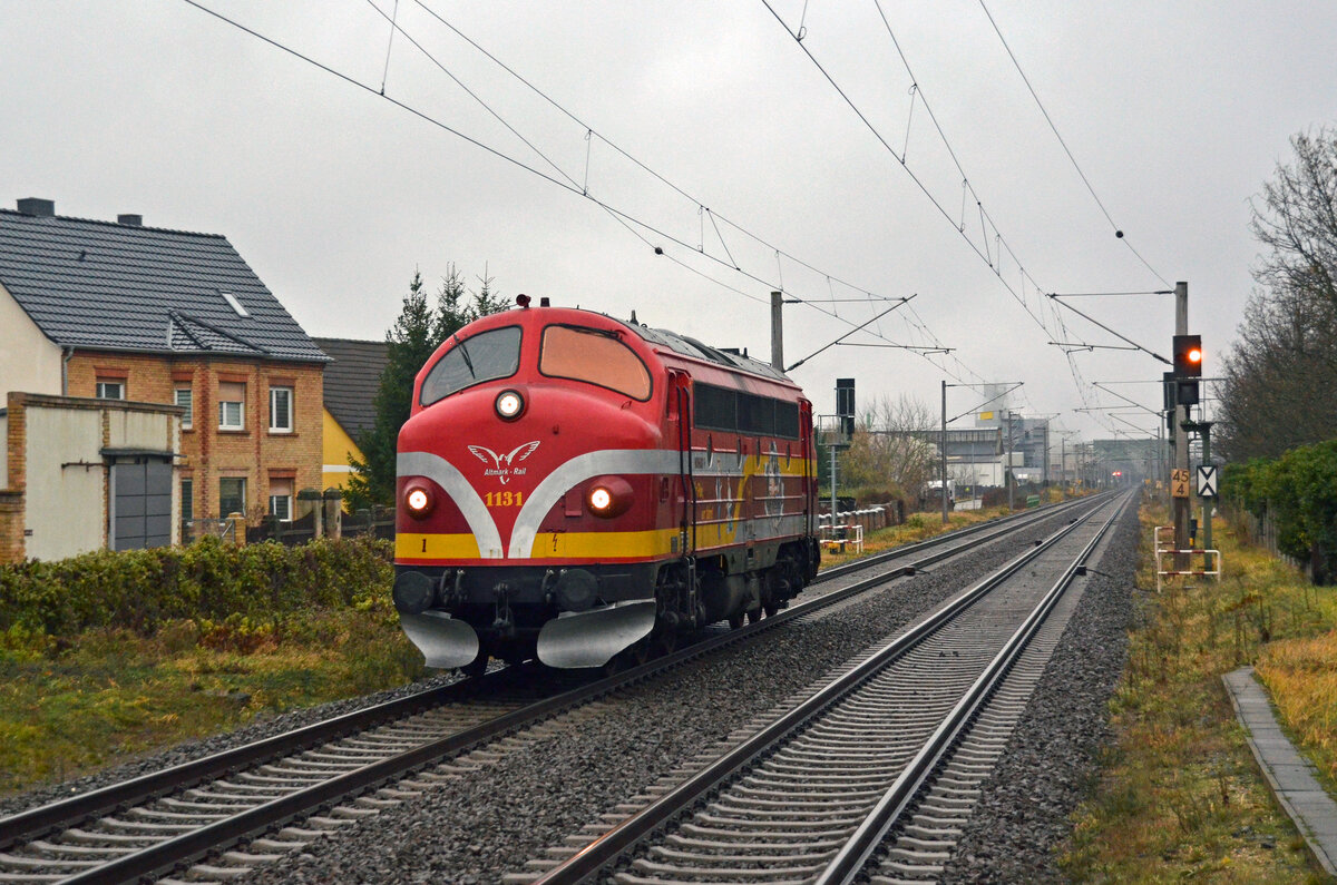 227 003 der Altmark-Rail rollte am 14.12.23 Lz durch Greppin Richtung Bitterfeld.