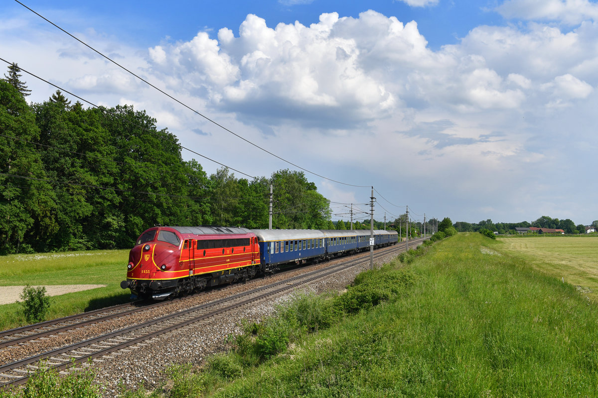 227 010 (My1155) mit einem Sonderzug am 13.05.2018 bei Andorf. 