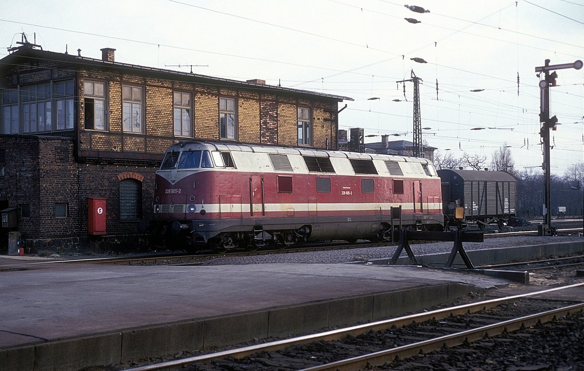 228 605  Dresden - Neustadt  07.04.92