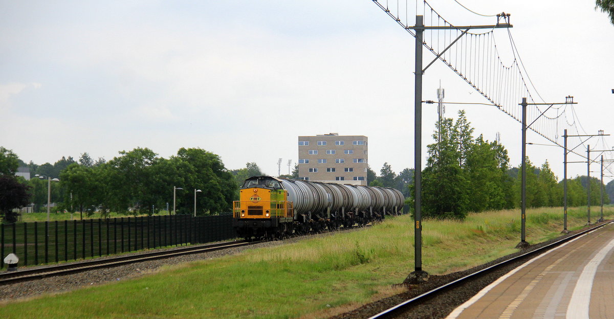 2284 603-2 Lok 24 von der RRF kommt mit einem Kesselzug aus Sittard(NL) nach Geleen-Lutterade(NL) und fährt in Geleen-Lutterade(NL) ein. 
Aufgenommen in Geleen-Lutterade(NL). 
Bei Regenwolken am Mittag vom 20.6.2019.