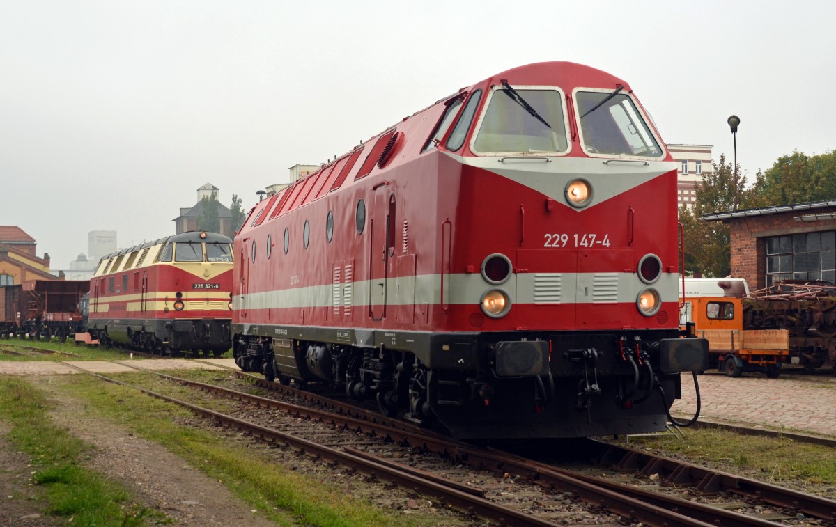 229 147 der CLR wurde am 12.09.15 in Magdeburg auf dem Gelände der Magdeburger Hafenbahn der Öffentlichkeit präsentiert. Zusammen mit 228 321 der CLR wartet sie auf ihren bevorstehenden Sonderzug-Einsatz.