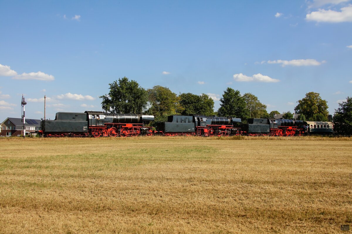 23 023, 23 071 & 23 076 in Apeldoorn, am 03.09.2022.