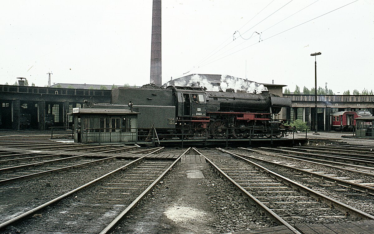 23 083    auf Drehscheibe