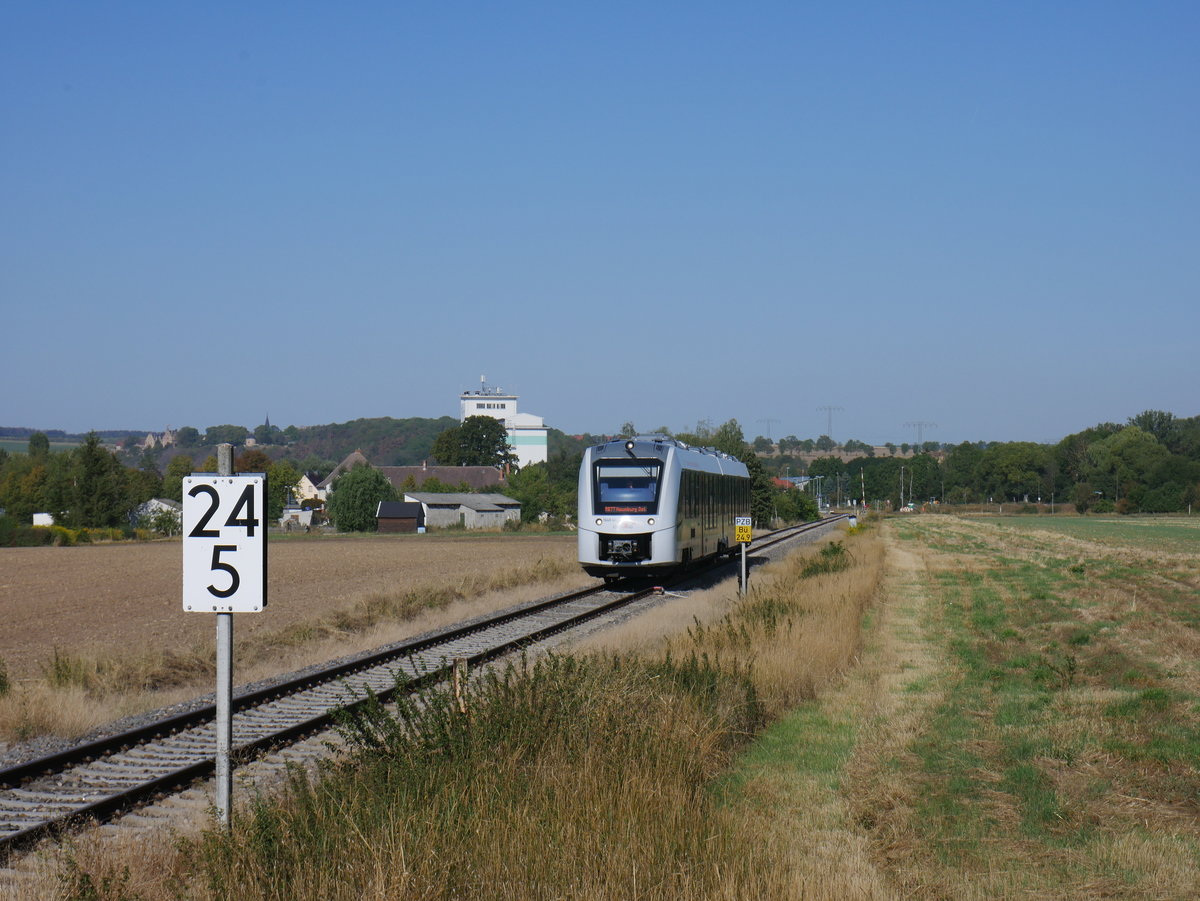 23. August 2019. Seit Fahrplanwechsel im Dezember sind die LVT/S auf der Unstrutbahn Geschichte, nun betreibt Abellio die Strecke mit LINT 41. Zu sehen ist 1648 402 zwischen Reinsdorf und Karsdorf.