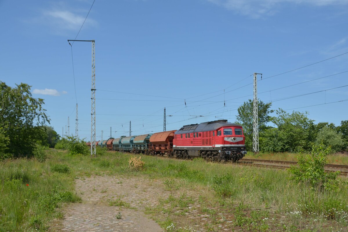 23.06.2020 kam die Traingula aus Richtung Anklam, mit einem Leerzug, in Richtung Berlin, durch das kleine Dörflein Ferdinandshof gefahren.