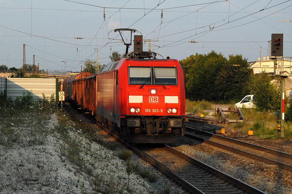 23.07.2018  Uhingen Bahnhof 185 363-9