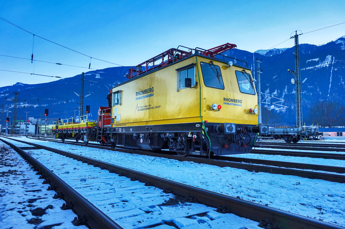 231 025-3 der Rhomberg Sersa Rail Group, steht am 20.1.2017 im Bahnhof Spittal-Millstättersee.