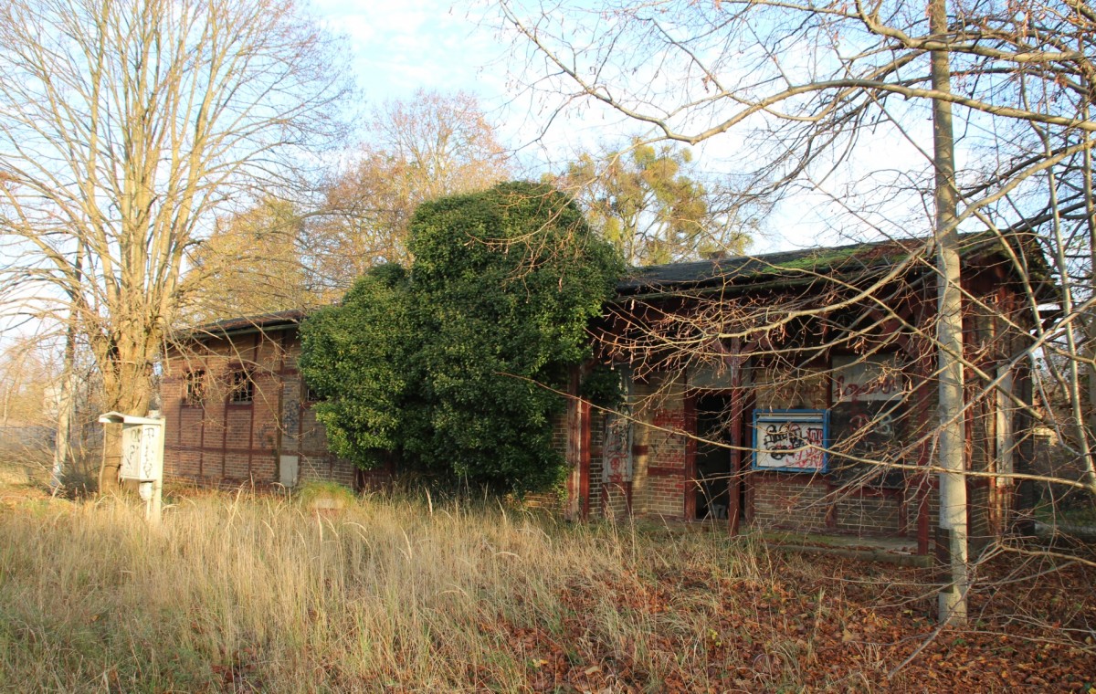 23.11.2013 Mittenwalde.  Empfangsgebäude . (Strecke Templin - Prenzlau)