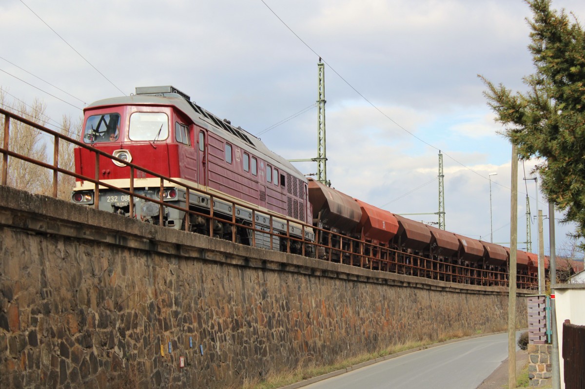 232 088-5 (EfW zu sehen am 06.03.16 mit einem Schotterzug in Saalfeld/Saale.