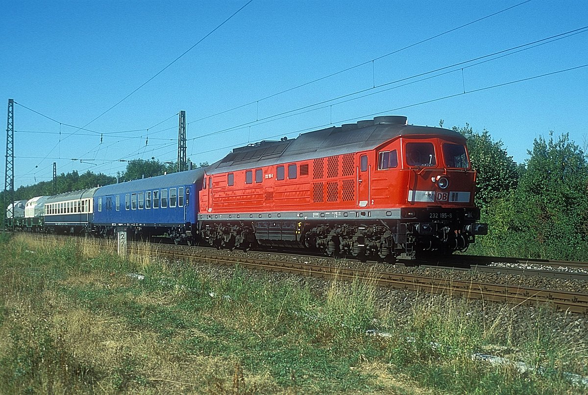 232 195  Neufahrn  03.09.03  ( Castortransport )