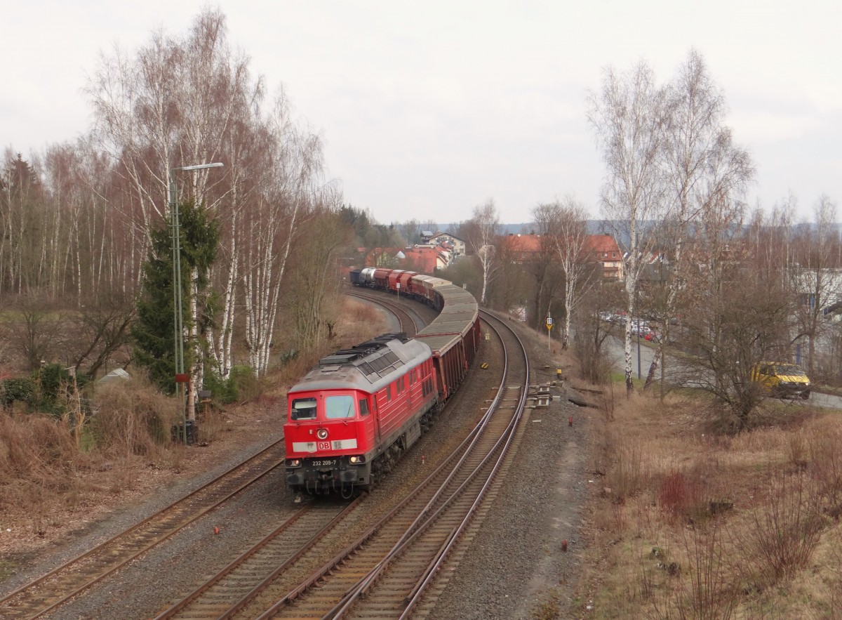 232 209-7 mit dem 51612 bei der Einfahrt in Marktredwitz am 11.03.16.