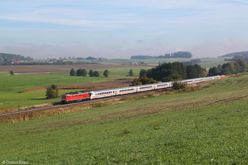232 209 mit dem umgeleiteten EC 218 am 19.10.2013 bei Thann Matzbach.