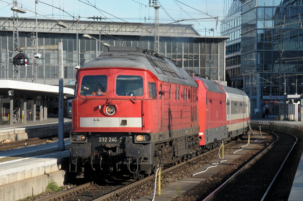 232 240 & 101 021 am 19.10.13 im M�nchner Hbf