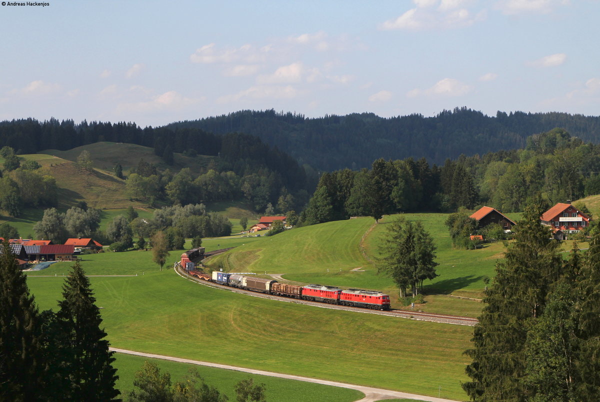 232 254-3 und 232 241-0 mit dem EZ 45197 (Bludenz-Hall in Tirol) bei Obertalhofen 21.8.18
