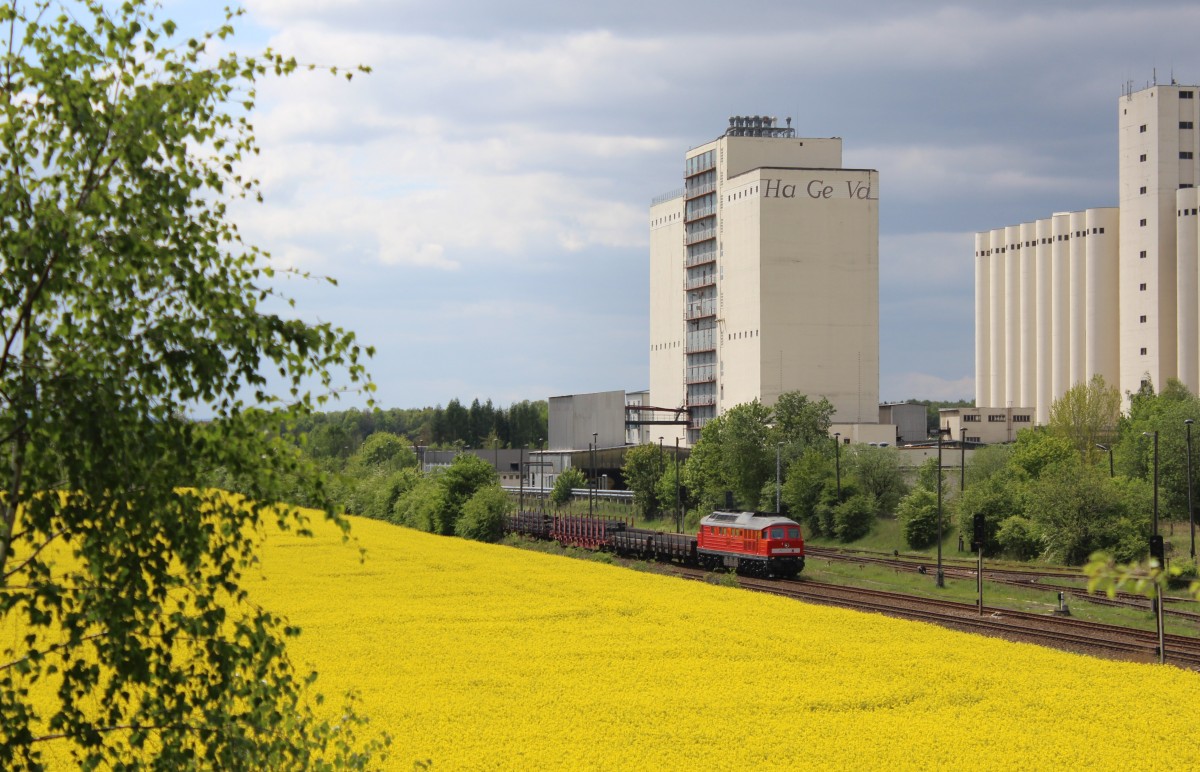 232 255 zusehen am 03.05.14 mit einem Umleiter in Niederpöllnitz.