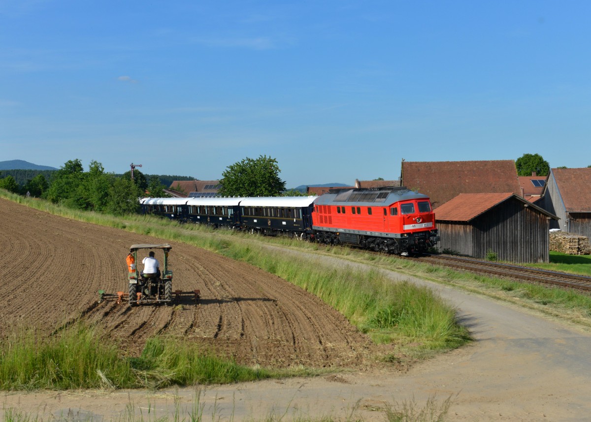 232 259 mit dem Orientexpress nach Paris am 07.06.2014 bei Kothmaißling.