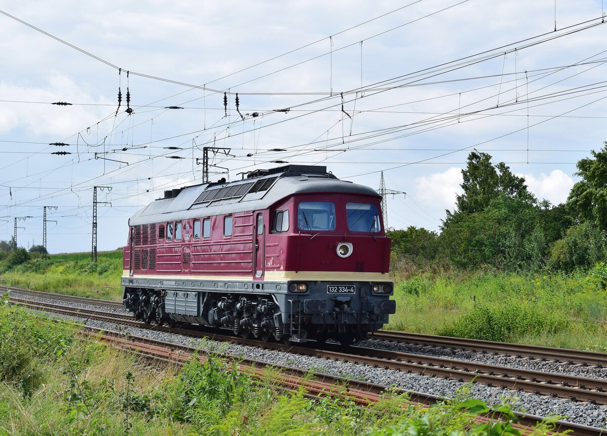 232 334-3 kommt Lz aus Richtung Weißenfels in Großkorbetha eingefahren.

Großkorbetha 10.08.2021
