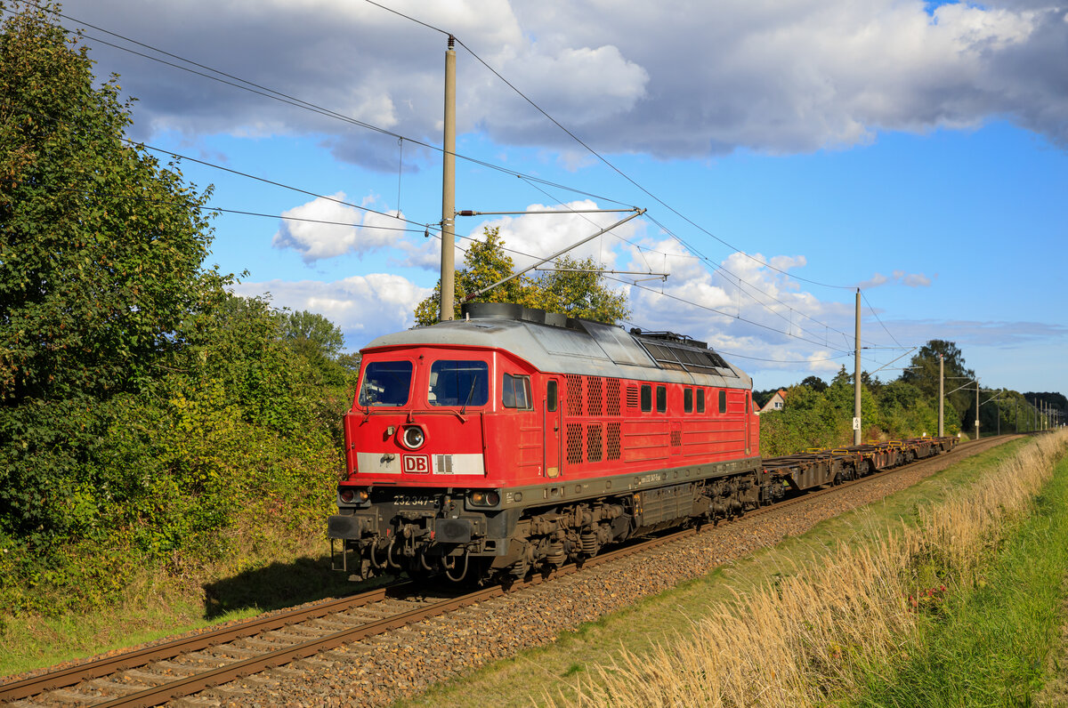 232 347 am 22.09.2022 mit Grenzlast von Lubmin nach Rostock Seehafen. Aufgenommen bei Pantelitz.