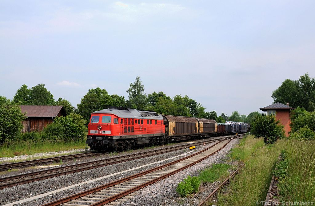 232 384 (92 80 1232 384-8 D-DB) mit Zug EZ45362 von Cheb nach Nürnberg Rbf am 09.06.2013 in Vilseck