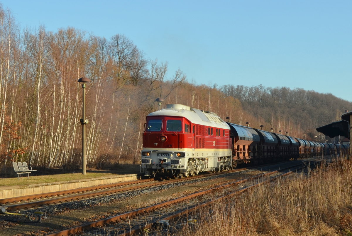 232 426-7 / 132 426-8 der NRE Nossen-Riesaer Eisenbahn Compagnie GmbH in Roßwein 08.02.2020