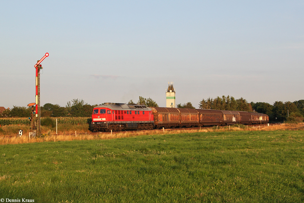 232 472 mit Güterzug am 23.07.2014 bei Lindholm.