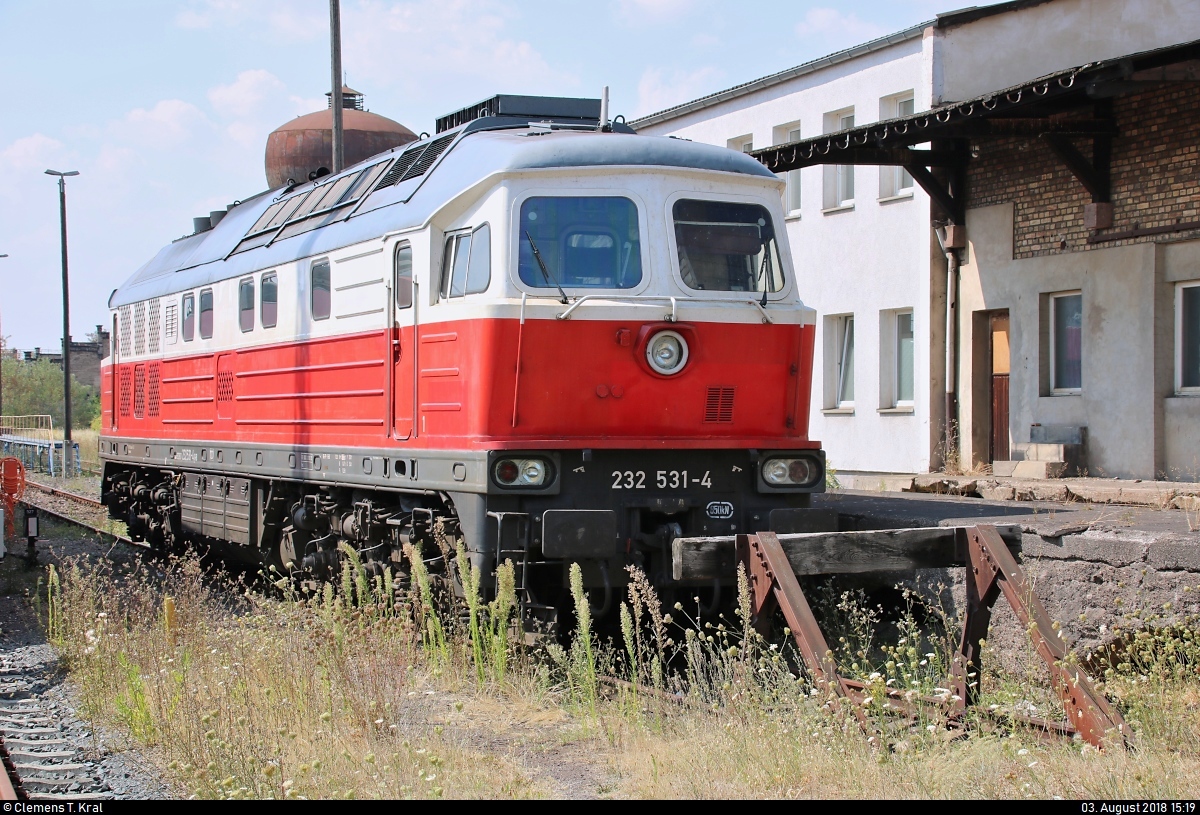 232 531-4 DB ist im Bahnhof Nordhausen abgestellt.
Aufgenommen von Bahnsteig 5.
[3.8.2018 | 15:19 Uhr]