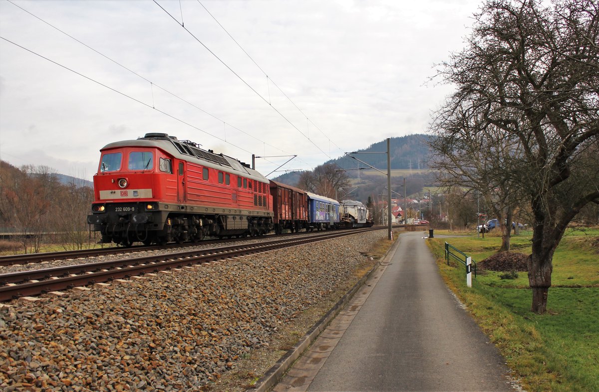 232 609 fuhr am 12.01.20 einen Trafo durch Kaulsdorf nach Stralsund.