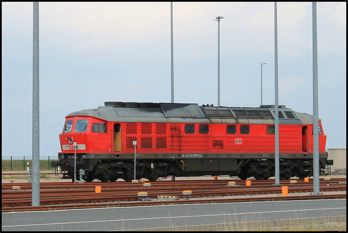 232 668-4 der DB abgestellt auf dem Jade-Weser-Port und wartet auf neue Aufgaben. 29/07/2016 Wilhelmshaven