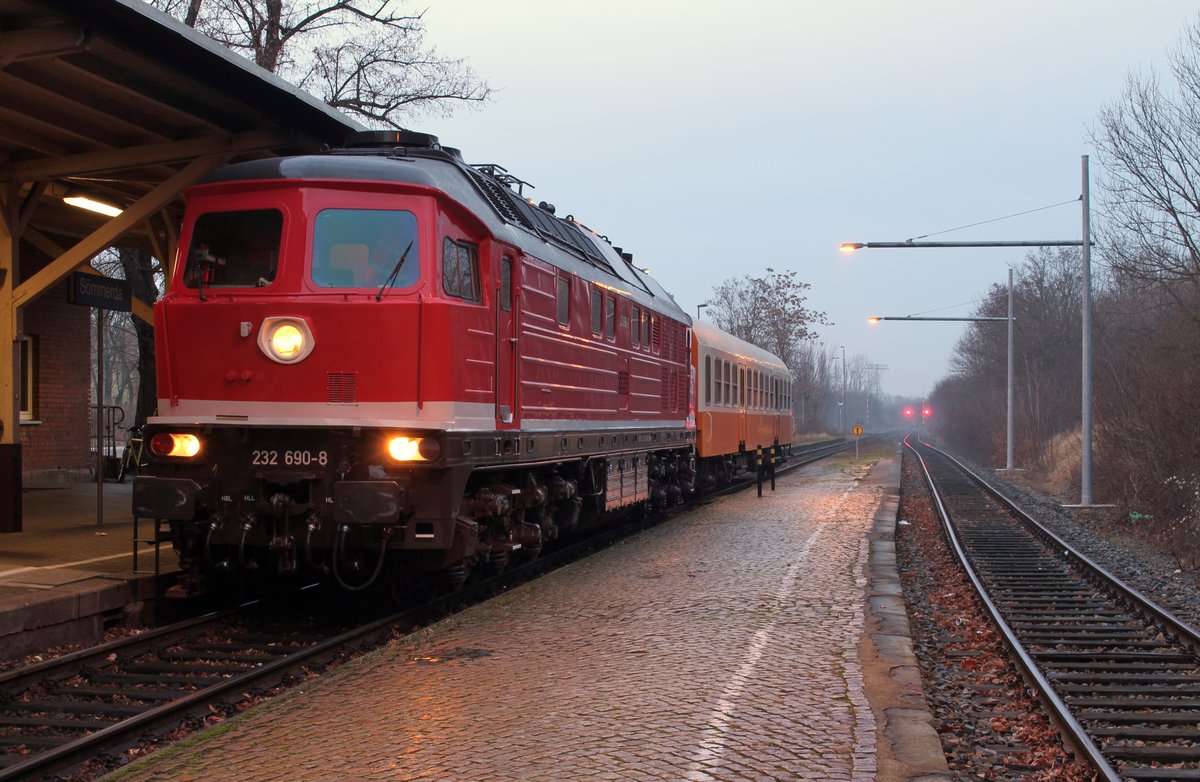 232 690-8 (EBS) fuhr am 09.01.18 den Lückenfüller zwischen Buttstädt und Sömmerda. Hier ist der Zug in Sömmerda zu sehen.