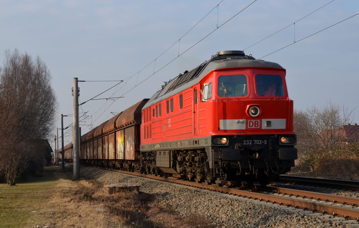 232 703 führte am 16.02.17 den Leerkohlezug von Dessau nach Profen zur Befüllung durch Greppin.