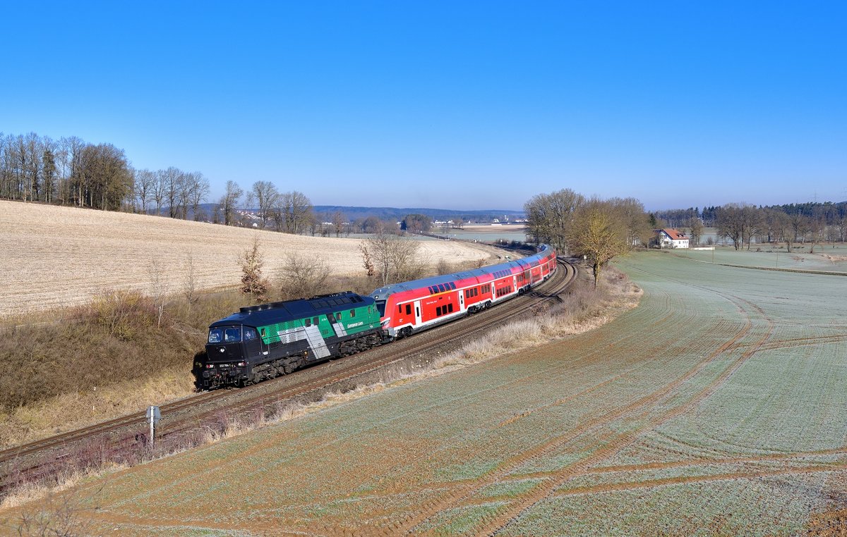 232 704 mit einer Überführung am 06.03.2021 bei Zeitlarn.
