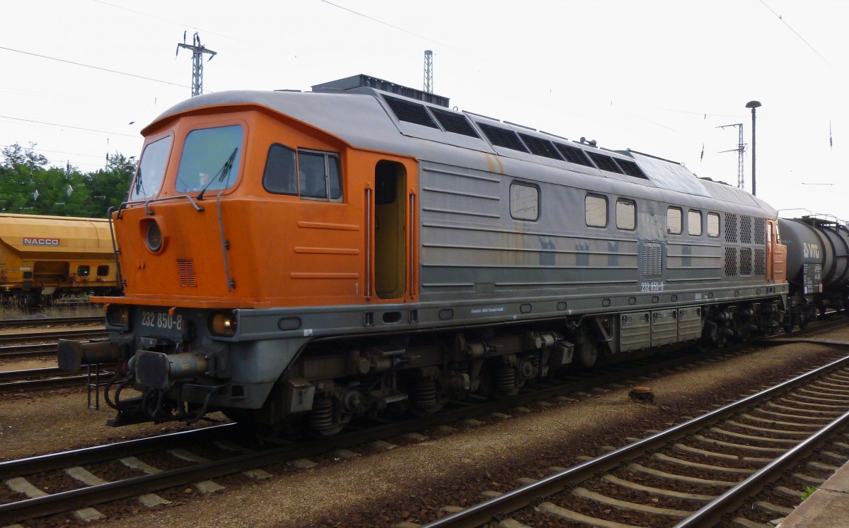 232 850-8 der EKO kurz vor der Abfahrt in Ruhland. Aufgenommen am 08.09.2014.